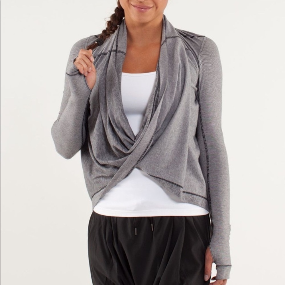 FINAL SALE✨Lululemon iconic wrap top